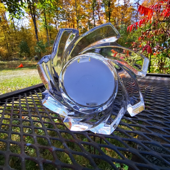 Small Clear Glass Sunburst Round Picture Frame - Picture 3 of 14